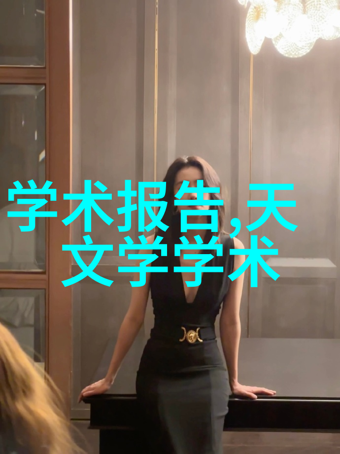 在对比不同版本的作品中秦俊这一角色各自代表了什么含义